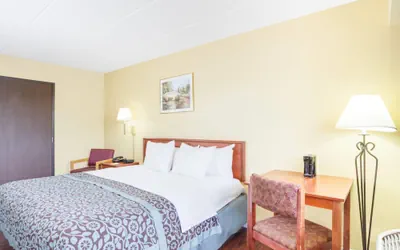 Photo 5 - Days Inn by Wyndham Athens