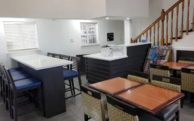 Photo 3 - Days Inn by Wyndham Bishop