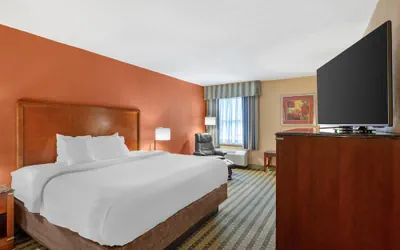 Photo 2 - Best Western Plus Inn at Valley View