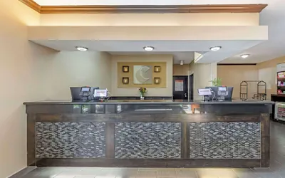 Photo 3 - Comfort Suites Near Vancouver Mall