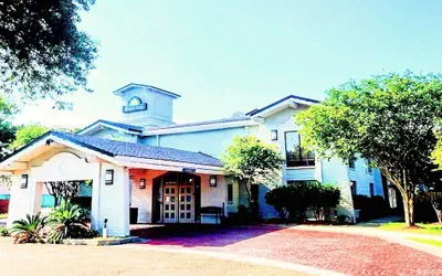 Photo 2 - Sulphur Extended Stay