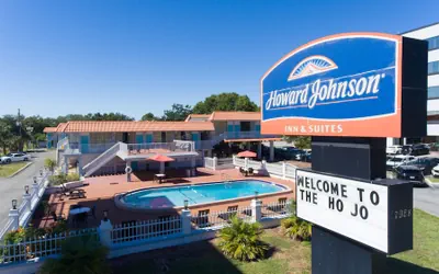 Photo 3 - Howard Johnson by Wyndham Clearwater / Dunedin