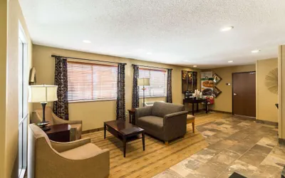 Photo 3 - Quality Inn Marshall near University