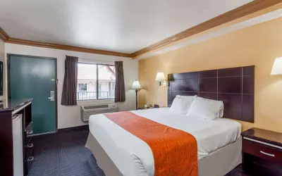 Photo 5 - Howard Johnson by Wyndham Norco