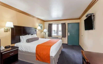 Photo 4 - Howard Johnson by Wyndham Norco