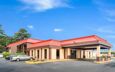 Photo 2 - Econo Lodge Columbus near Airport