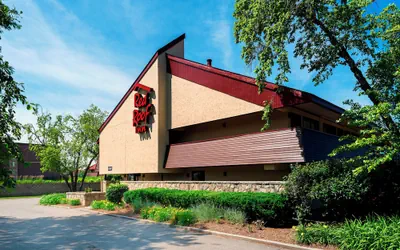 Photo 2 - Red Roof Inn Rockford East – Casino District