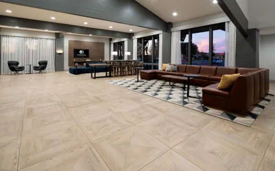 Photo 4 - DoubleTree by Hilton Hotel Bakersfield