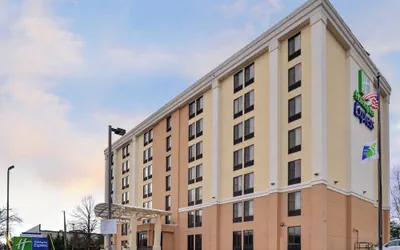 Photo 2 - Holiday Inn Express Hunt Valley by IHG