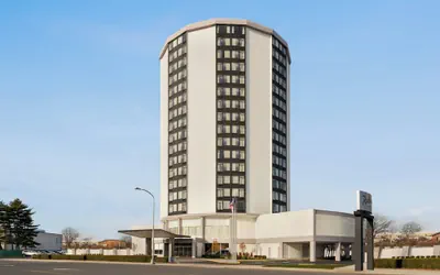 Photo 2 - Holiday Inn Philadelphia Arpt-Stadium Area by IHG