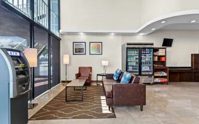 Photo 4 - Quality Inn & Suites at Tropicana Field