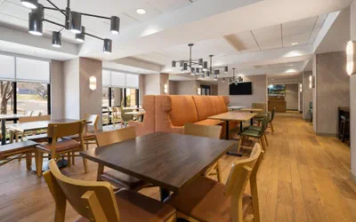 Photo 2 - Hampton Inn Warrenton