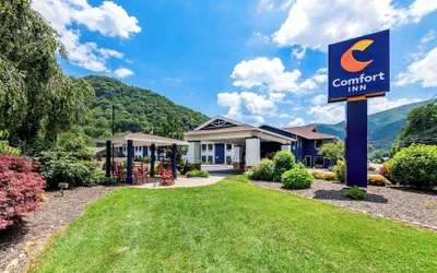 Photo 2 - Comfort Inn near Great Smoky Mountain National Park