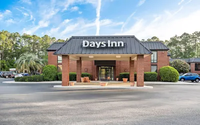 Photo 2 - Days Inn by Wyndham Statesboro