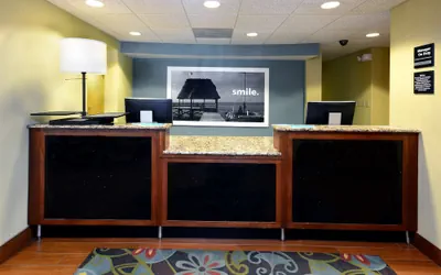Photo 5 - Hampton Inn Charlotte North / Lake Norman