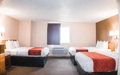 Photo 5 - Victorian Inn & Suites
