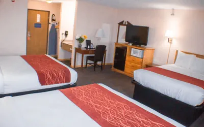 Photo 4 - Victorian Inn & Suites