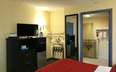 Photo 5 - Days Inn by Wyndham Augusta / Fort Eisenhower