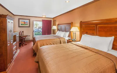 Photo 4 - Ramada by Wyndham Mackinaw City Waterfront