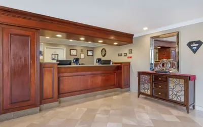 Photo 5 - Best Western Plus Marina Shores Hotel