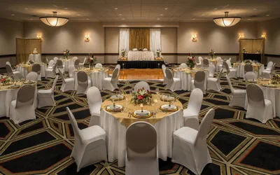 Photo 3 - Four Points by Sheraton Bellingham Hotel & Conference Center