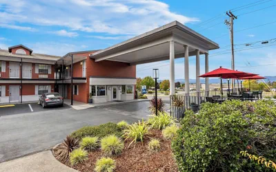 Photo 2 - Best Western Grants Pass Inn