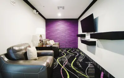 Photo 4 - Palacio Royale Inn Signature Katy