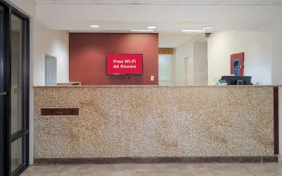 Photo 5 - Red Roof Inn Mobile North - Saraland