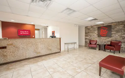 Photo 4 - Red Roof Inn Mobile North - Saraland