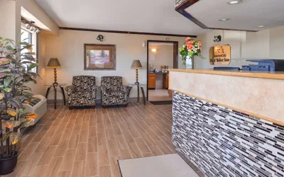 Photo 5 - Americas Best Value Inn Pittsburgh Airport