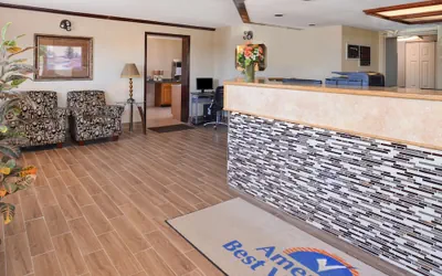 Photo 4 - Americas Best Value Inn Pittsburgh Airport