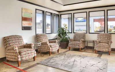 Photo 4 - Days Inn by Wyndham Bend