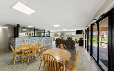 Photo 3 - Americas Best Value Inn Bonham