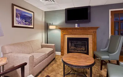 Photo 2 - Skyline Hotel Lake George