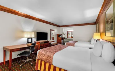 Photo 5 - Scottish Inn Decatur