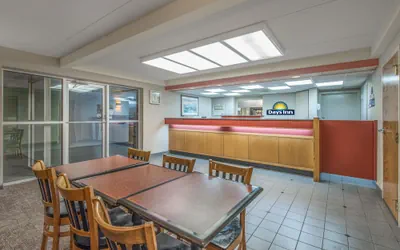 Photo 5 - Days Inn by Wyndham Harrisburg North