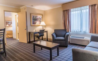 Photo 4 - Best Western Inn & Suites