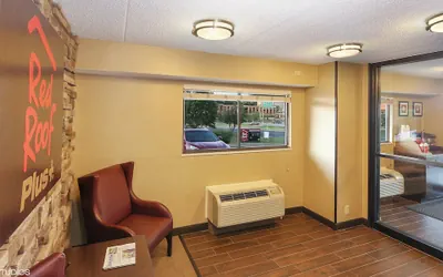 Photo 4 - Red Roof Inn PLUS+ Baltimore-Washington DC/ BWI South