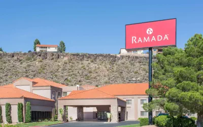 Photo 2 - Ramada by Wyndham St George