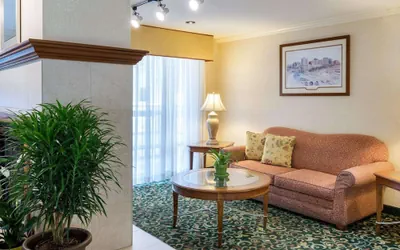 Photo 2 - Quality Inn Newark - Wilmington