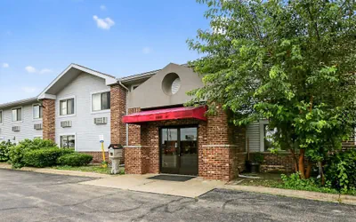 Photo 2 - Econo Lodge Princeton