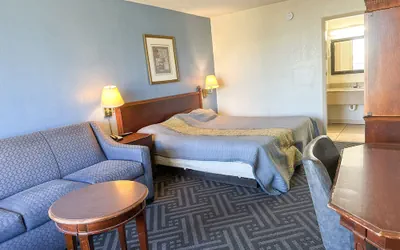Photo 2 - Super Inn & Suites by OYO Milledgeville
