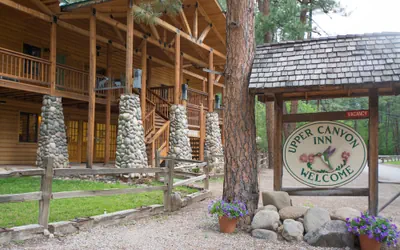 Photo 2 - Upper Canyon Inn & Cabins