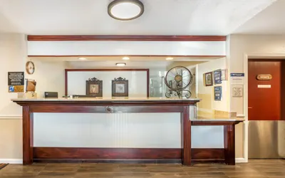 Photo 5 - Best Western Luxury Inn