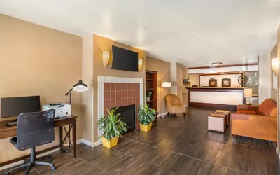 Photo 3 - Best Western Luxury Inn