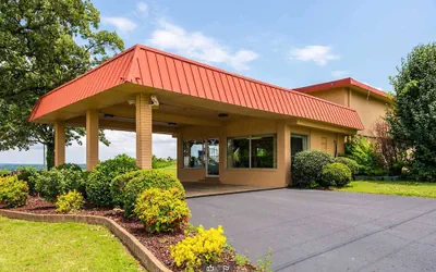 Photo 2 - Days Inn by Wyndham Batesville AR
