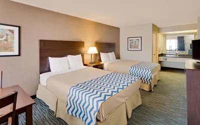 Photo 2 - Travelodge by Wyndham Aberdeen
