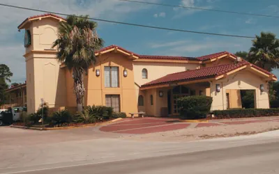 Photo 2 - La Quinta Inn by Wyndham Lufkin