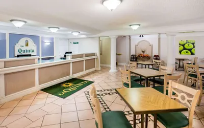 Photo 3 - La Quinta Inn by Wyndham Lufkin