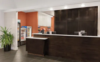 Photo 5 - Addison Suites